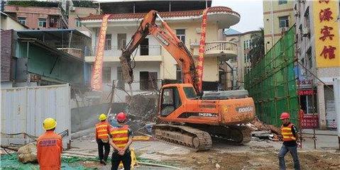 觀湖集中拆除軌道交通4號線征拆范圍內7棟永久建筑